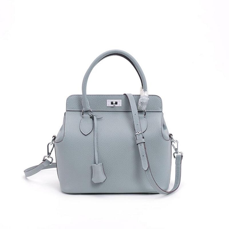 How to Balance Style and Practicality in Leather Bags