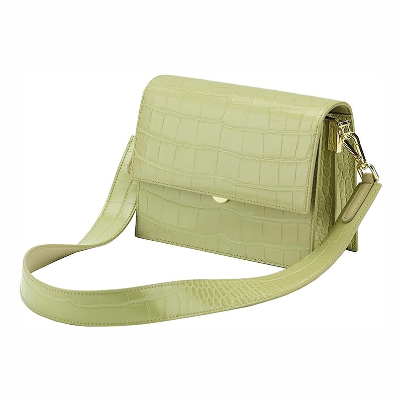 Lightweight Leather Bags: Balancing Comfort and Durability